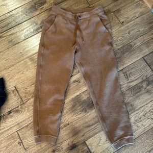 Lululemon size 6 joggers